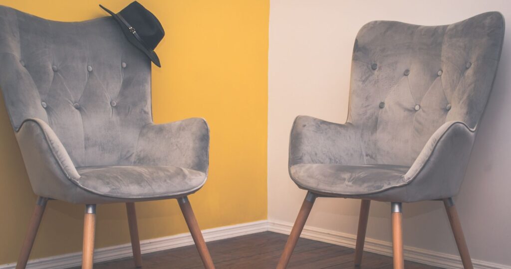 Comment nettoyer des chaises en tissu très sale ?