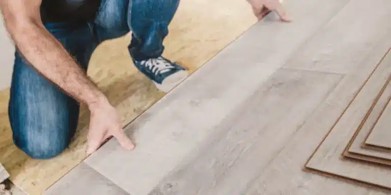 sens pose parquet stratifié