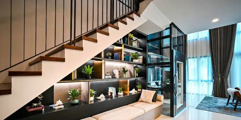 aménager et habiller mur cage d'escalier