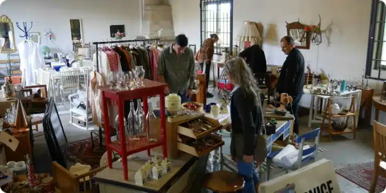 brocante avec mobilier vintage