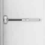 Porte d’issue de secours sur-mesure : tout ce qu'il faut savoir avant de la commander