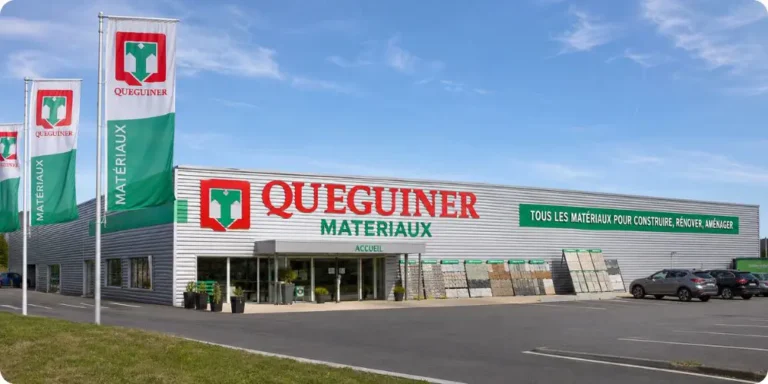 Façade agence Quéguiner Matériaux en Bretagne distributeur régional de matériaux de construction