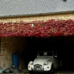 Comment installer une porte de garage sectionnelle en bois ?
