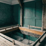 Dimension trémie escalier : ouverture avec chevêtre dans un plancher bois avant la pose de l'escalier
